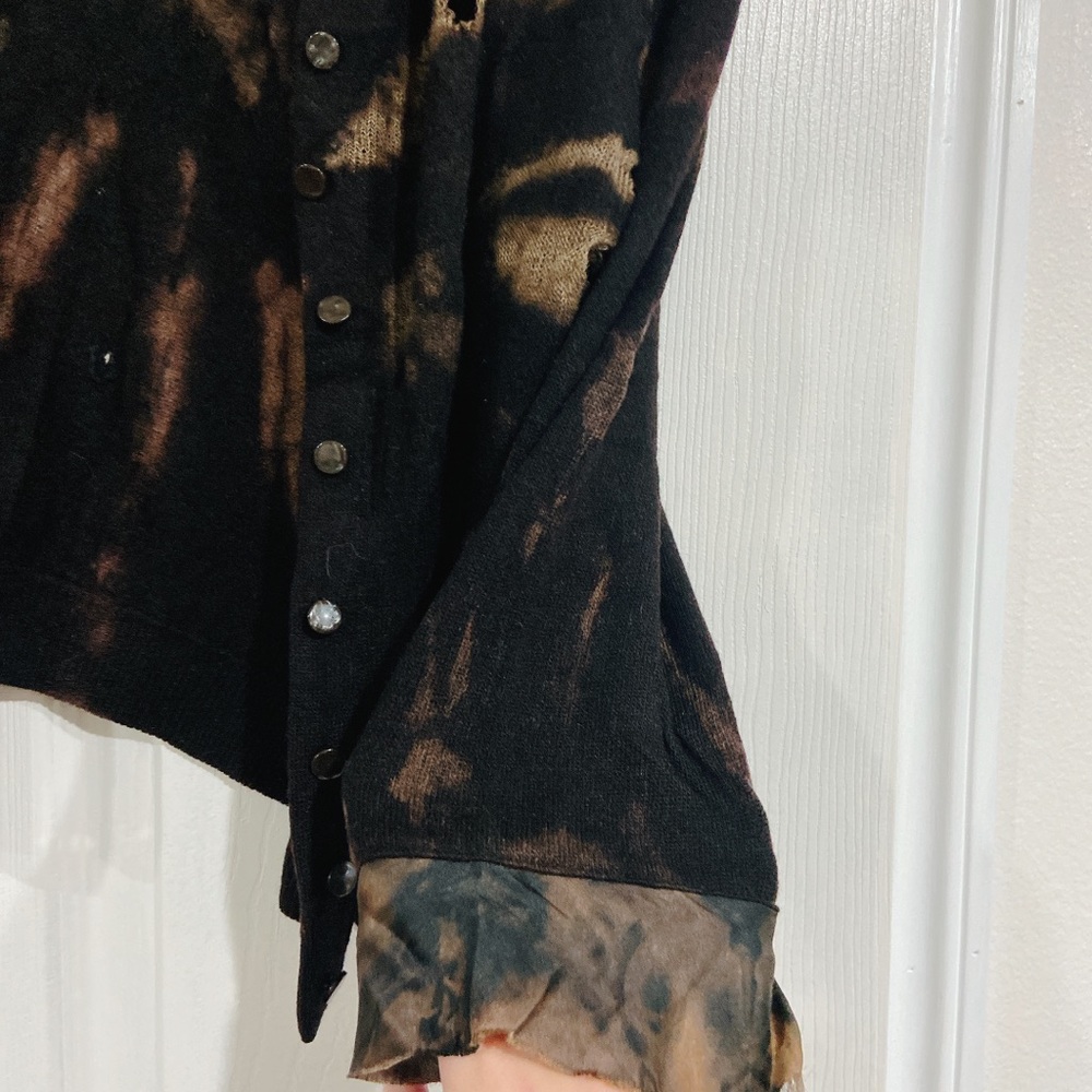 sweater - Picture 2 of 5